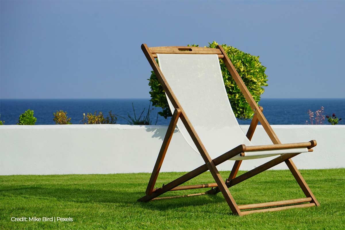 Artificial grass is a great option when transforming your roof into a retreat